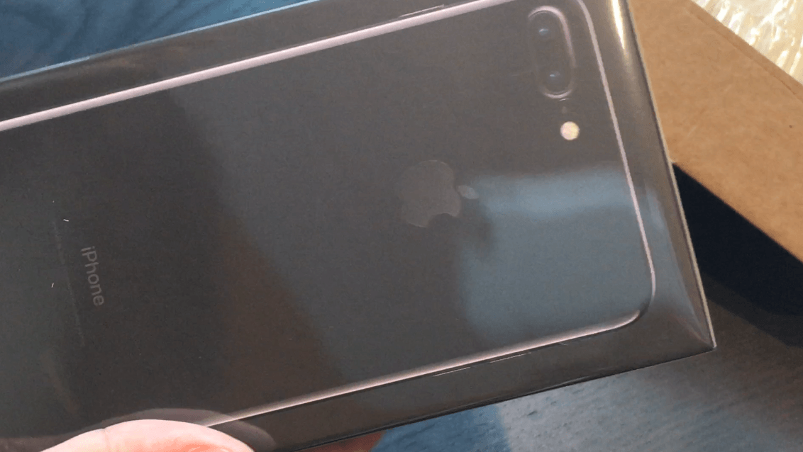 iphone-7-plus-jet-black-2